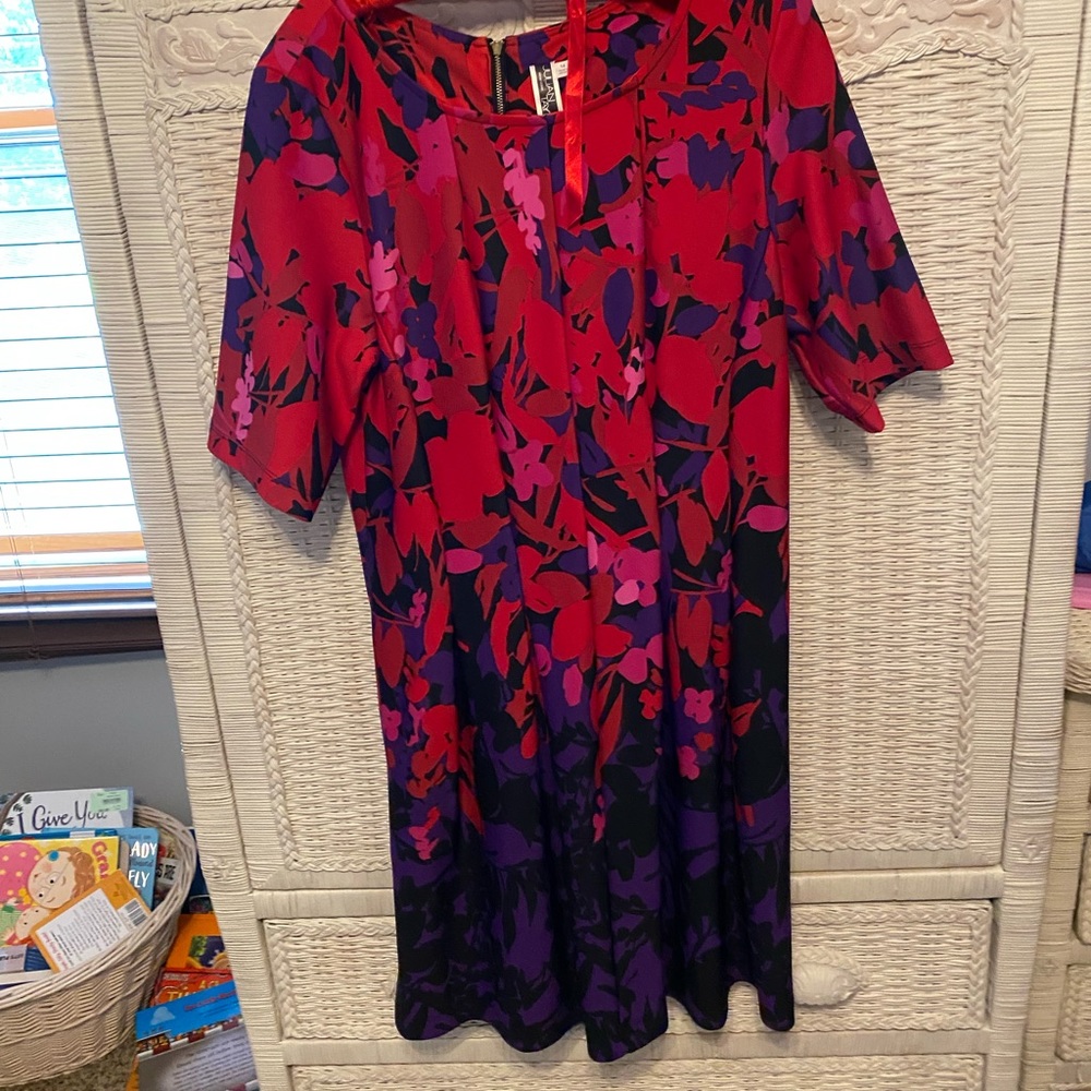 This is vibrant colored Beautiful dress